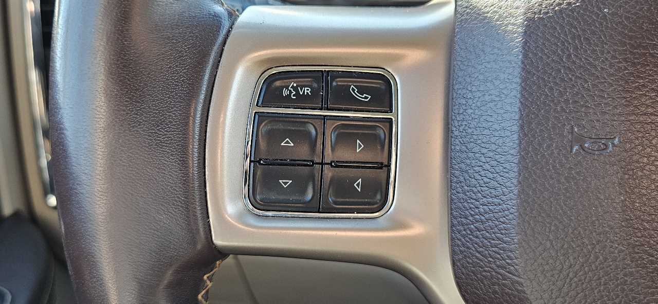 RAM 1500 4WD Crew Cab 140.5" Longhorn 2016