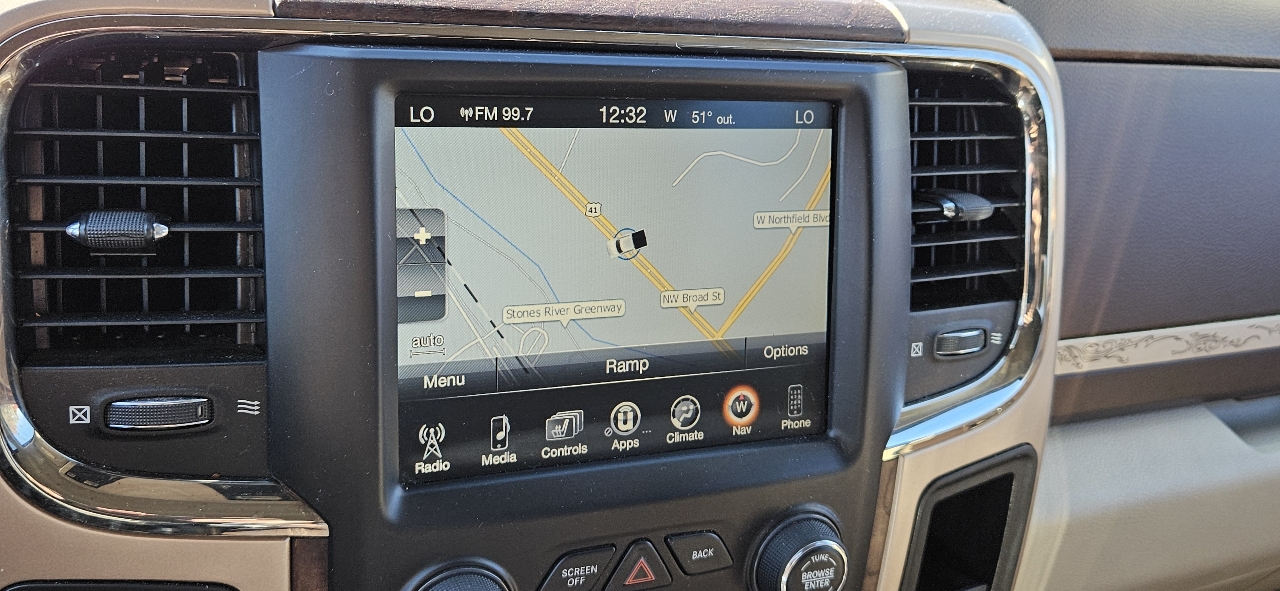 RAM 1500 4WD Crew Cab 140.5" Longhorn 2016