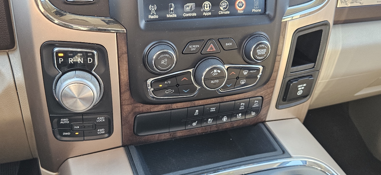 RAM 1500 4WD Crew Cab 140.5" Longhorn 2016