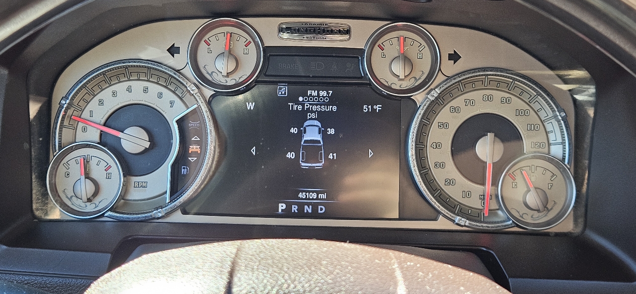 RAM 1500 4WD Crew Cab 140.5" Longhorn 2016