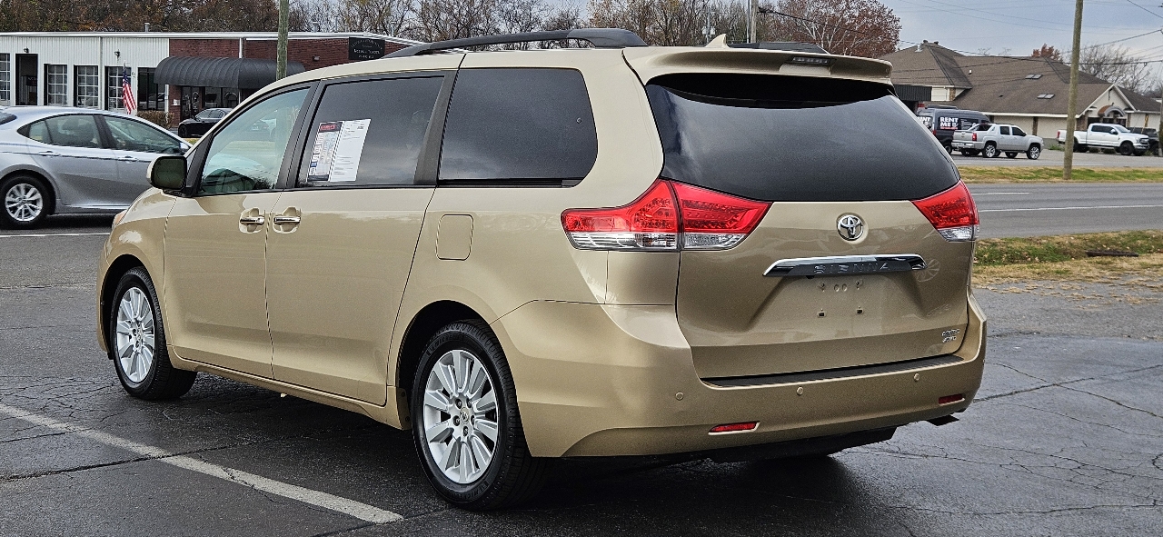 2011 Toyota Sienna Limited photo 4