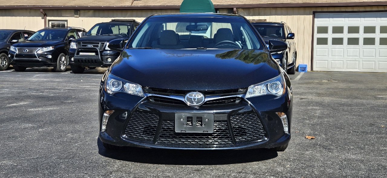 2015 Toyota Camry XSE photo 2
