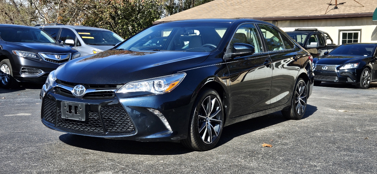 2015 Toyota Camry XSE photo 3