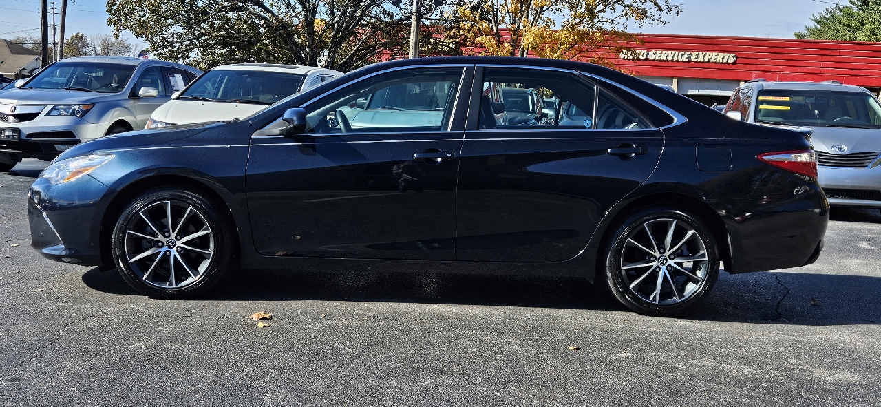 2015 Toyota Camry XSE photo 4