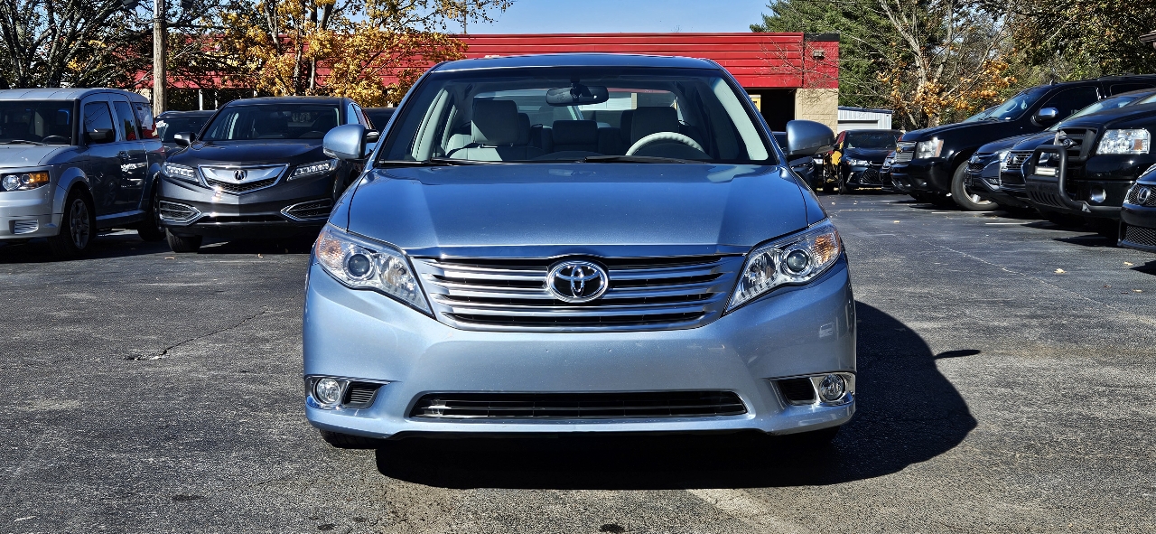 2011 Toyota Avalon photo 3