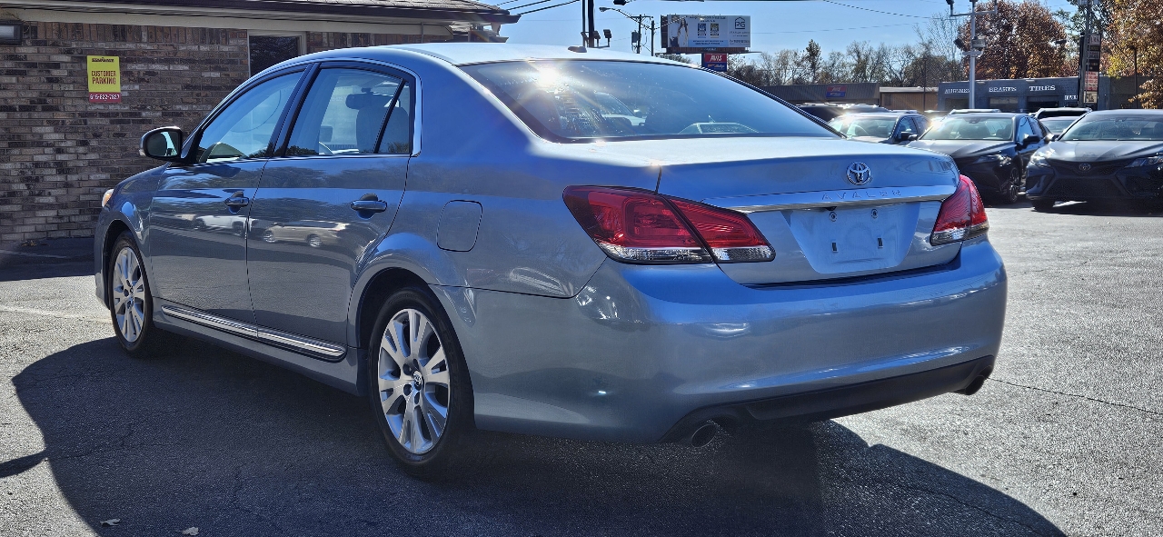 Toyota Avalon 4dr Sdn (Natl) 2011