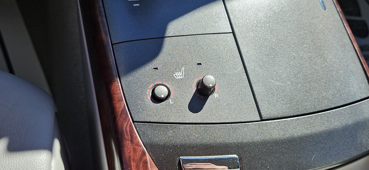 Toyota Avalon 4dr Sdn (Natl) 2011