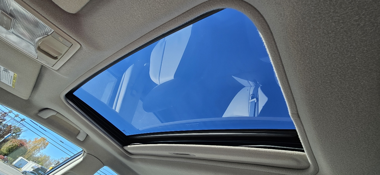 Toyota Avalon 4dr Sdn (Natl) 2011