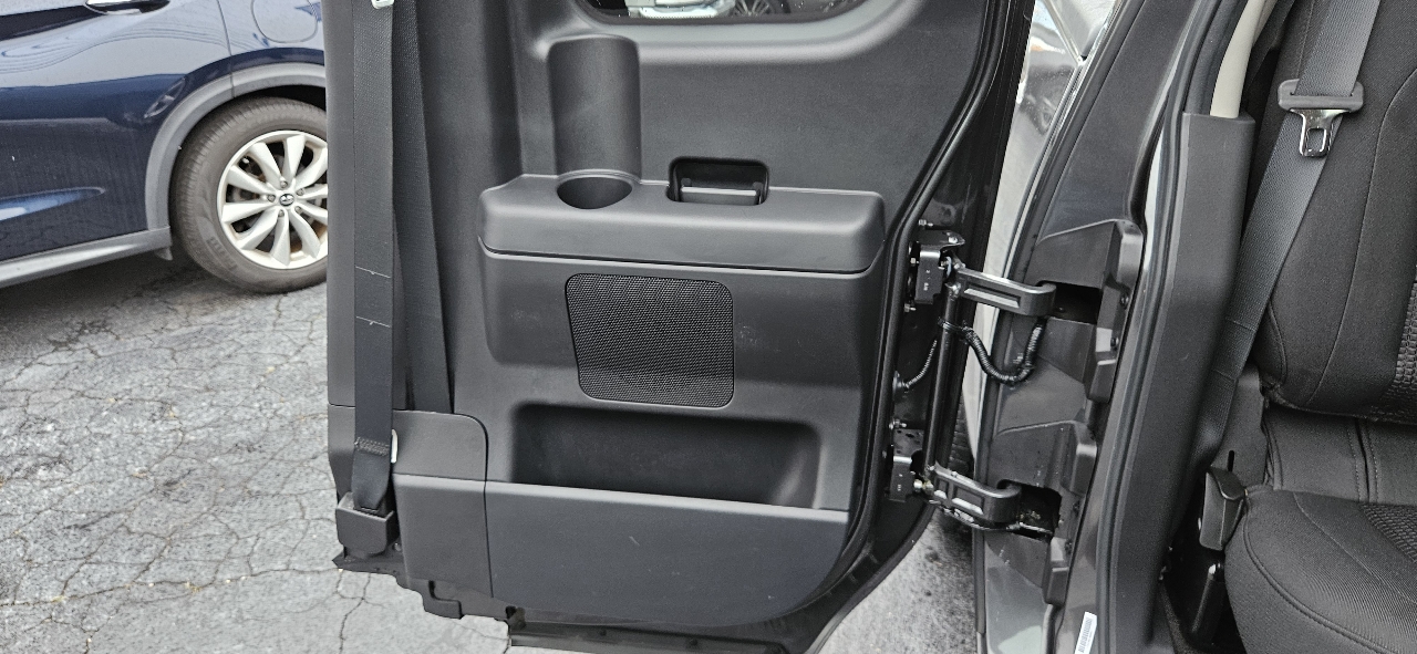 Nissan Titan 2WD King Cab SWB SE 2009