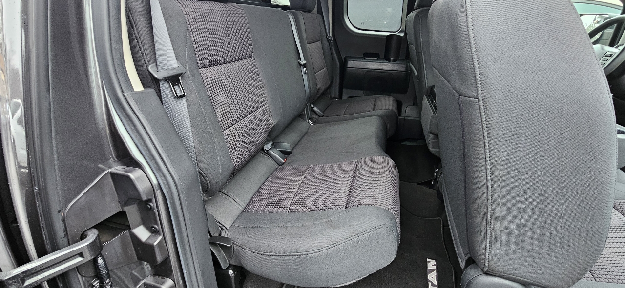 Nissan Titan 2WD King Cab SWB SE 2009