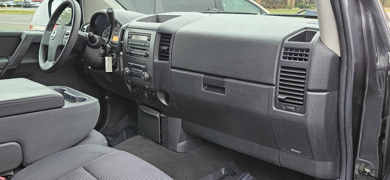 Nissan Titan 2WD King Cab SWB SE 2009