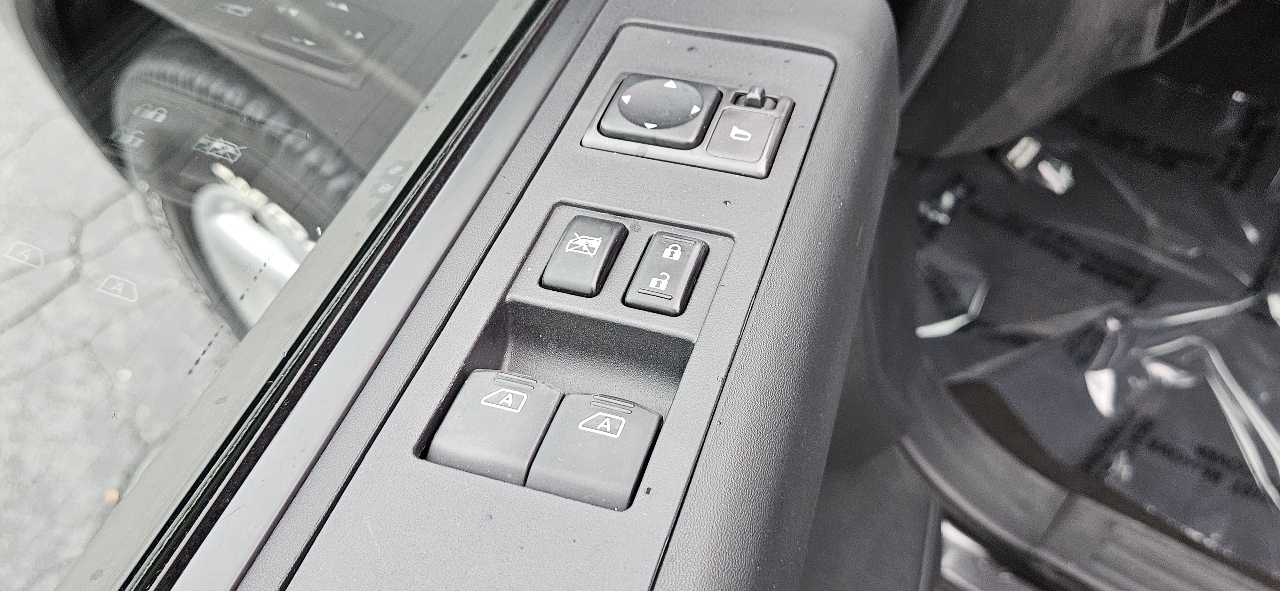 Nissan Titan 2WD King Cab SWB SE 2009