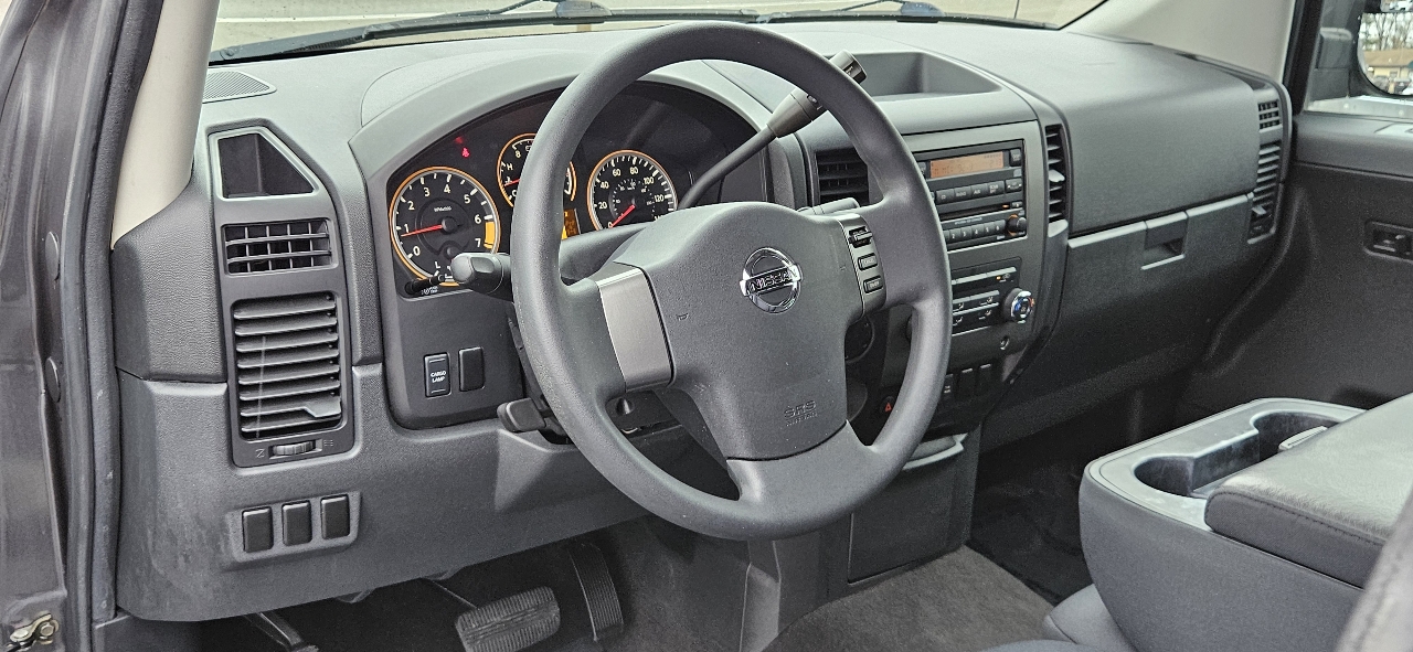 Nissan Titan 2WD King Cab SWB SE 2009