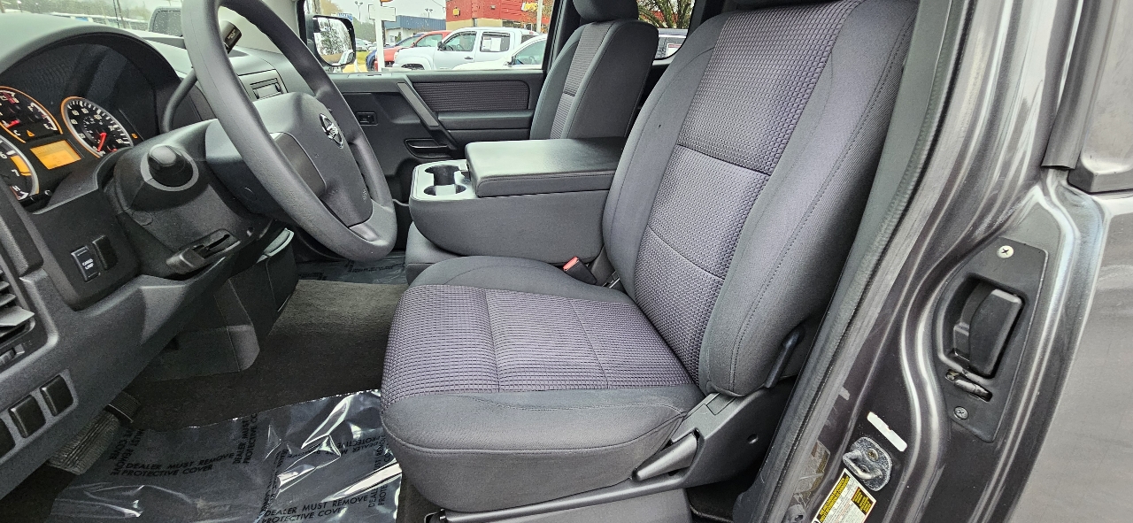 Nissan Titan 2WD King Cab SWB SE 2009