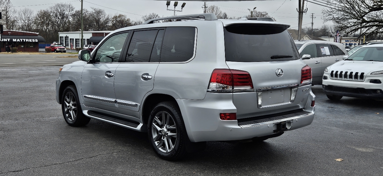 2013 Lexus LX 570 photo 3