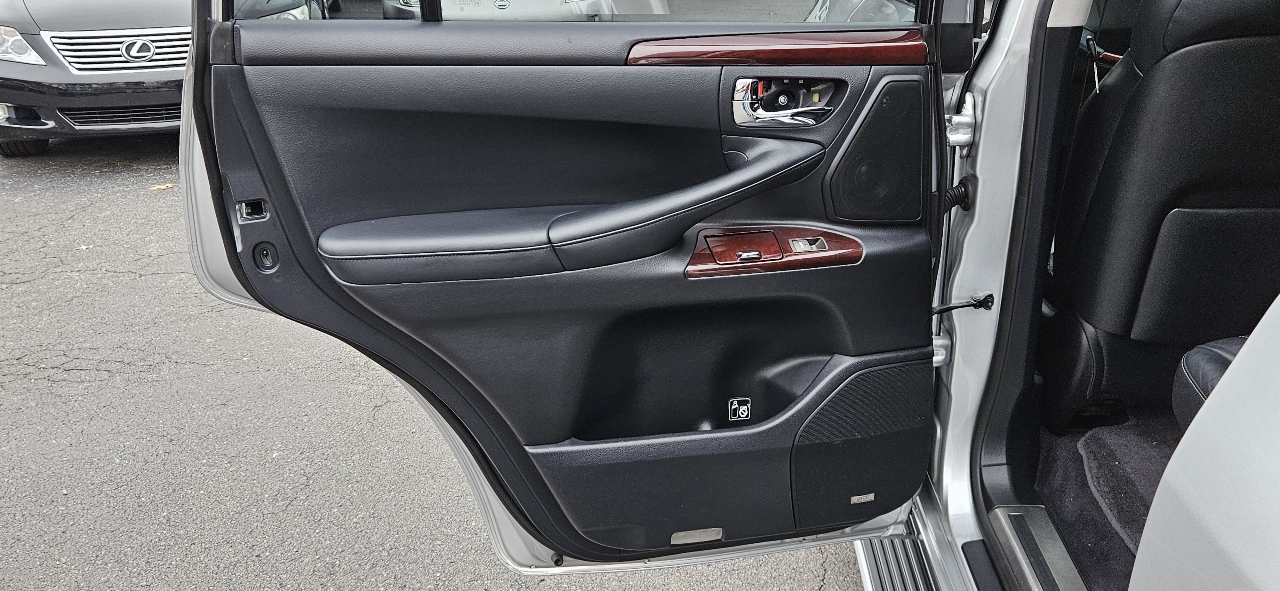 Lexus LX 570 4WD 4dr 2013