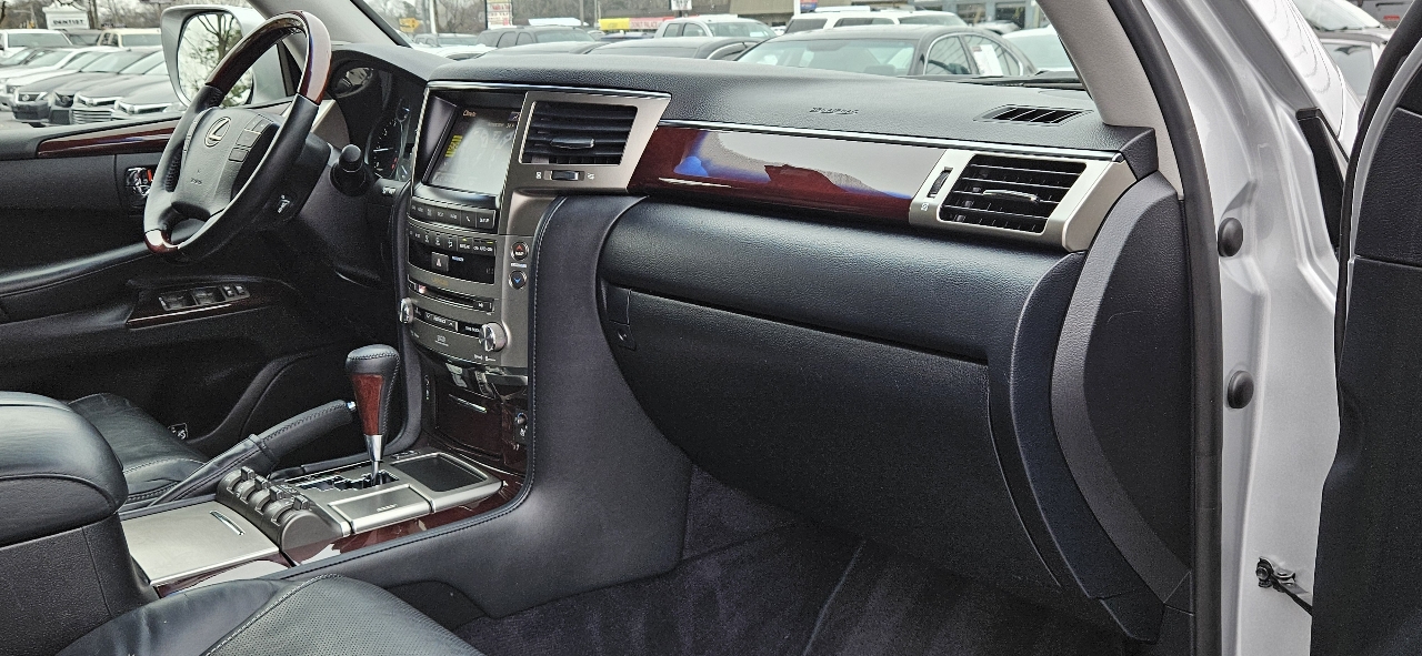 Lexus LX 570 4WD 4dr 2013