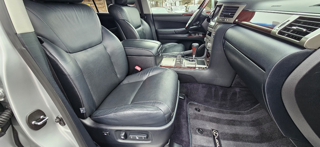 Lexus LX 570 4WD 4dr 2013