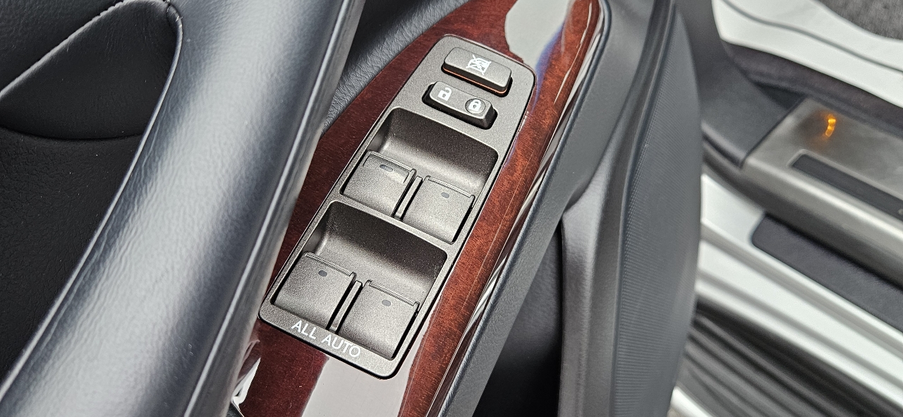 Lexus LX 570 4WD 4dr 2013