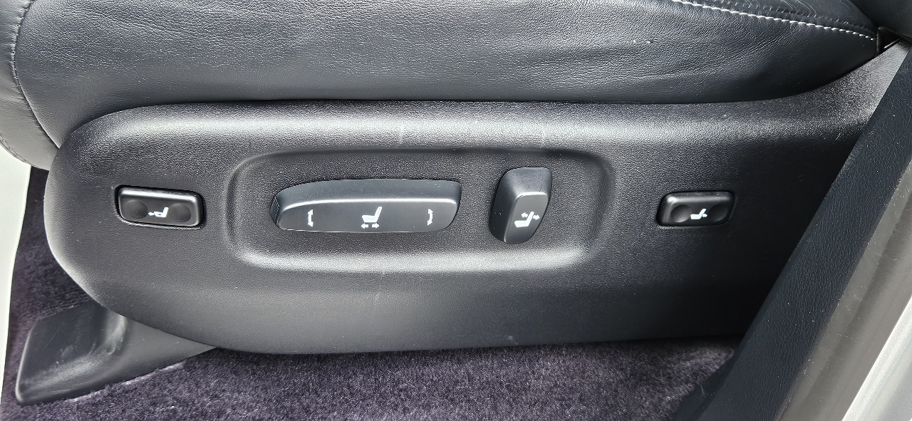 Lexus LX 570 4WD 4dr 2013