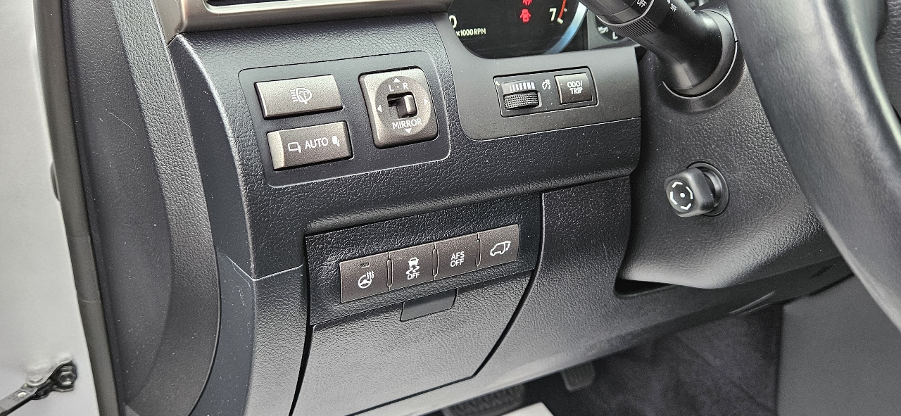 Lexus LX 570 4WD 4dr 2013