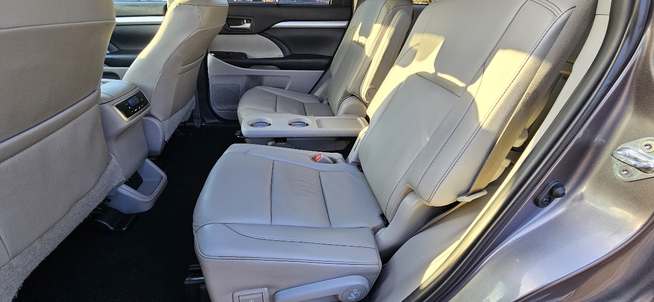 Toyota Highlander XLE V6 AWD (Natl) 2019