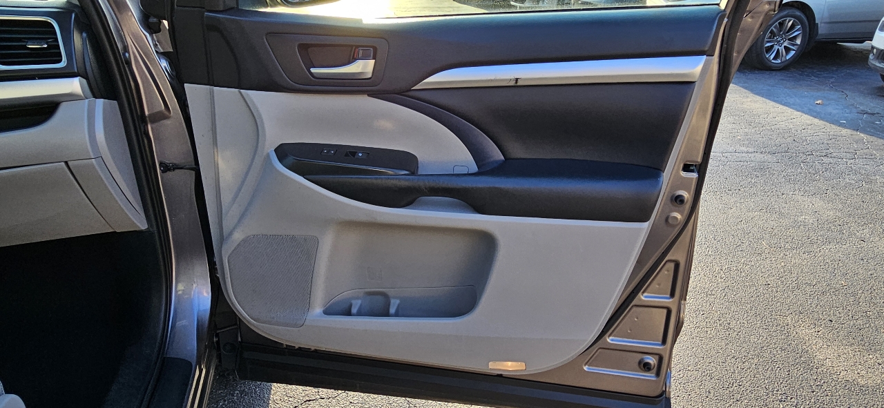 Toyota Highlander XLE V6 AWD (Natl) 2019