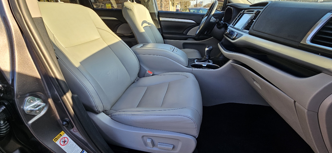 Toyota Highlander XLE V6 AWD (Natl) 2019