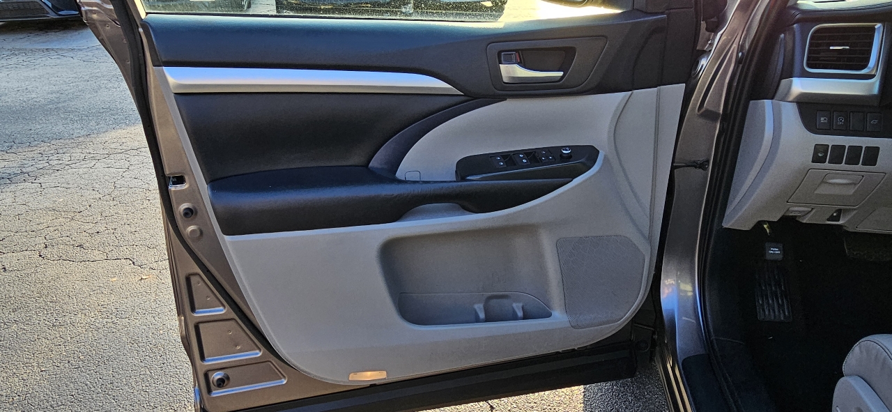 Toyota Highlander XLE V6 AWD (Natl) 2019