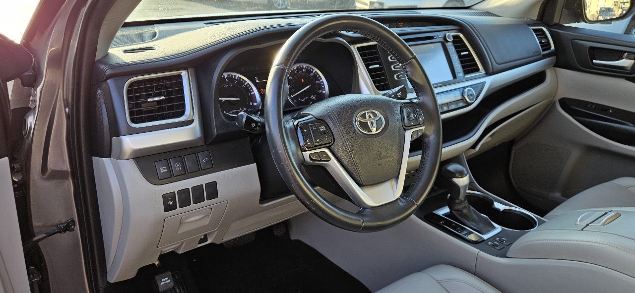 Toyota Highlander XLE V6 AWD (Natl) 2019