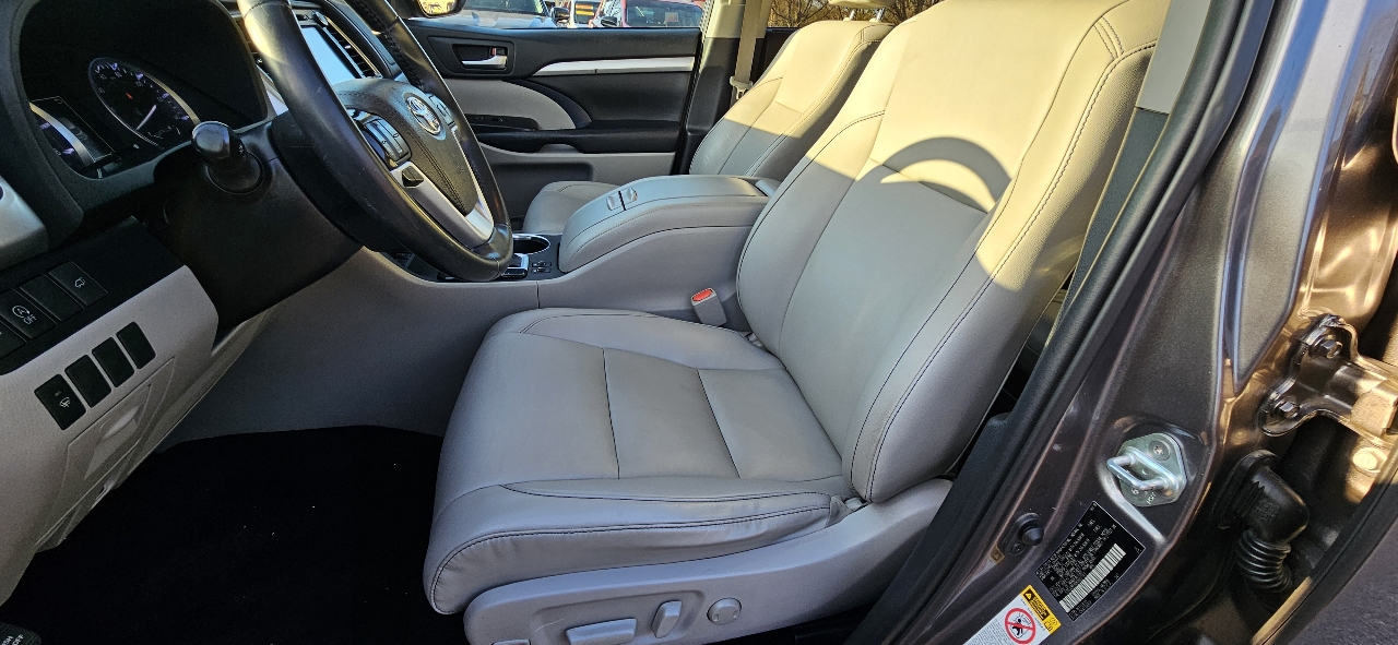 Toyota Highlander XLE V6 AWD (Natl) 2019