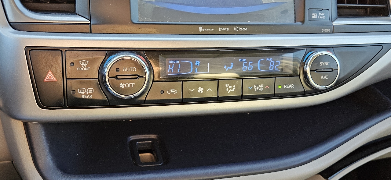 Toyota Highlander XLE V6 AWD (Natl) 2019