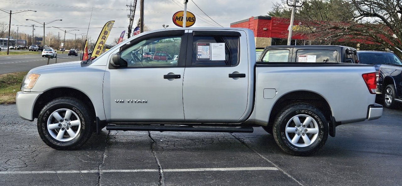 Nissan Titan 4WD Crew Cab SWB S 2012