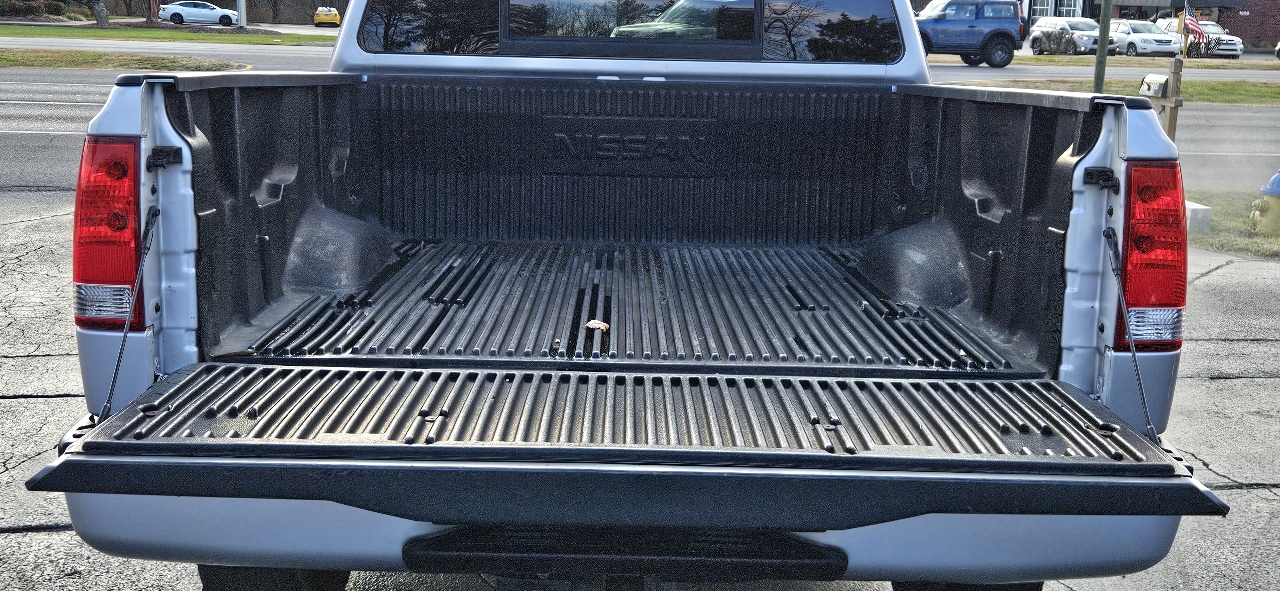 Nissan Titan 4WD Crew Cab SWB S 2012