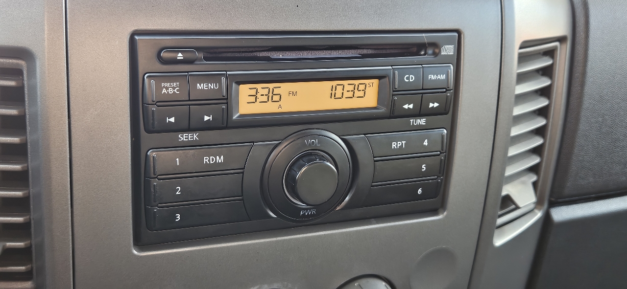 Nissan Titan 4WD Crew Cab SWB S 2012