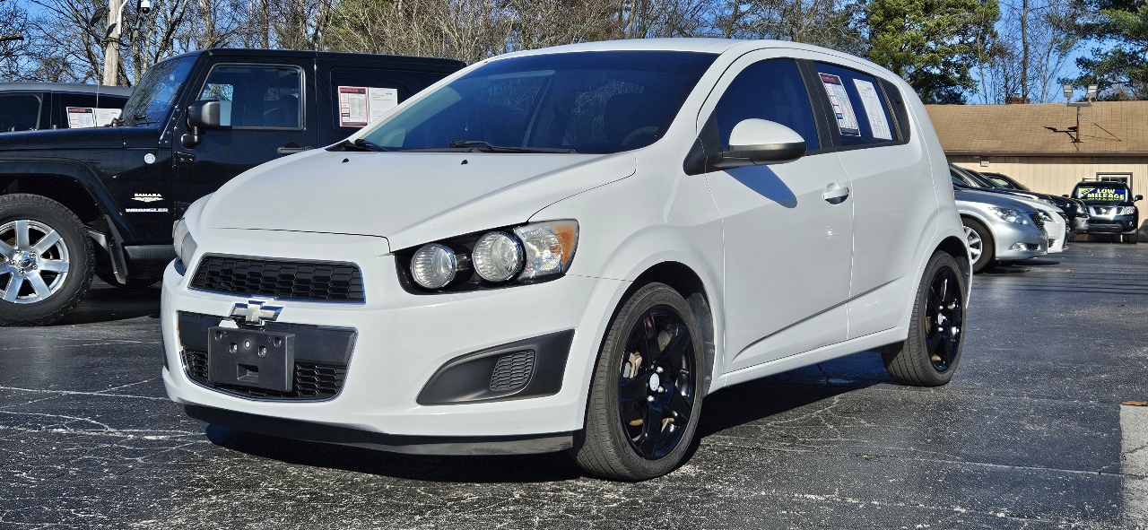 Chevrolet Sonic 5dr HB Manual LS 2013
