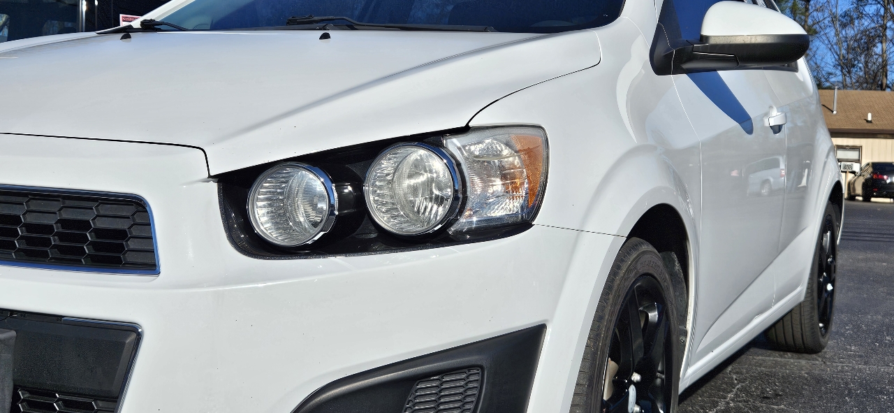 Chevrolet Sonic 5dr HB Manual LS 2013