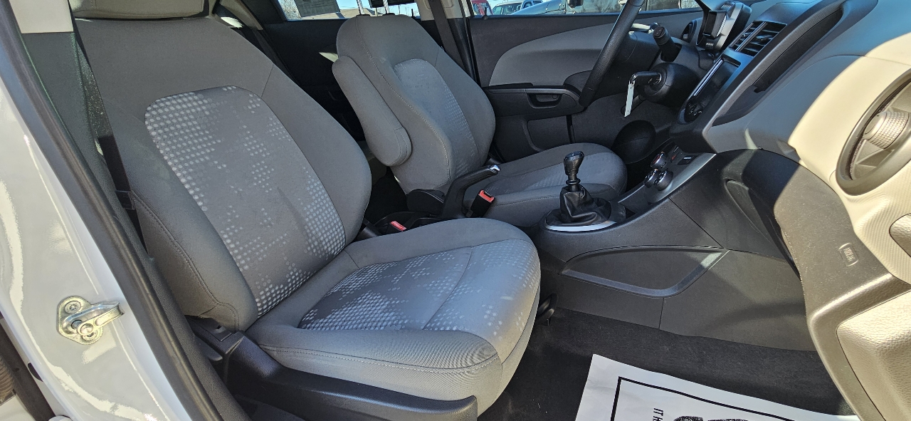 Chevrolet Sonic 5dr HB Manual LS 2013