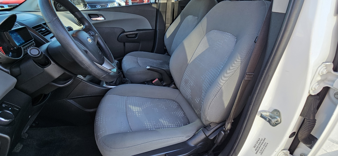 Chevrolet Sonic 5dr HB Manual LS 2013