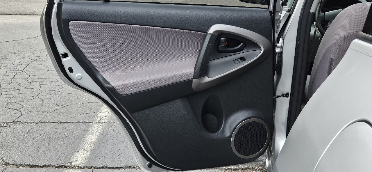 Toyota RAV4 4WD 4dr 4-cyl (Natl) 2007