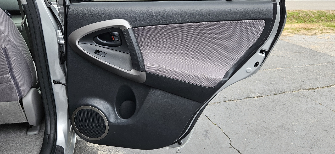 Toyota RAV4 4WD 4dr 4-cyl (Natl) 2007