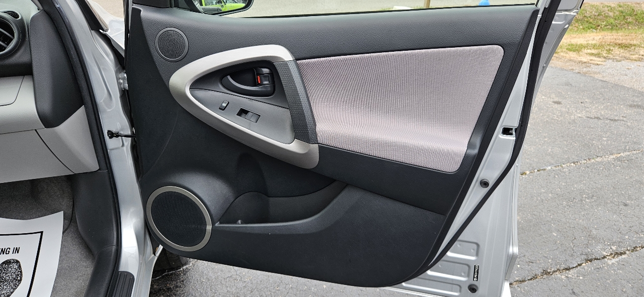 Toyota RAV4 4WD 4dr 4-cyl (Natl) 2007