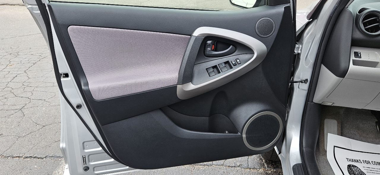 Toyota RAV4 4WD 4dr 4-cyl (Natl) 2007