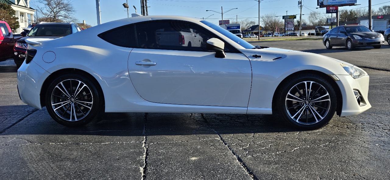 Scion FR-S 2dr Cpe Auto (Natl) 2016