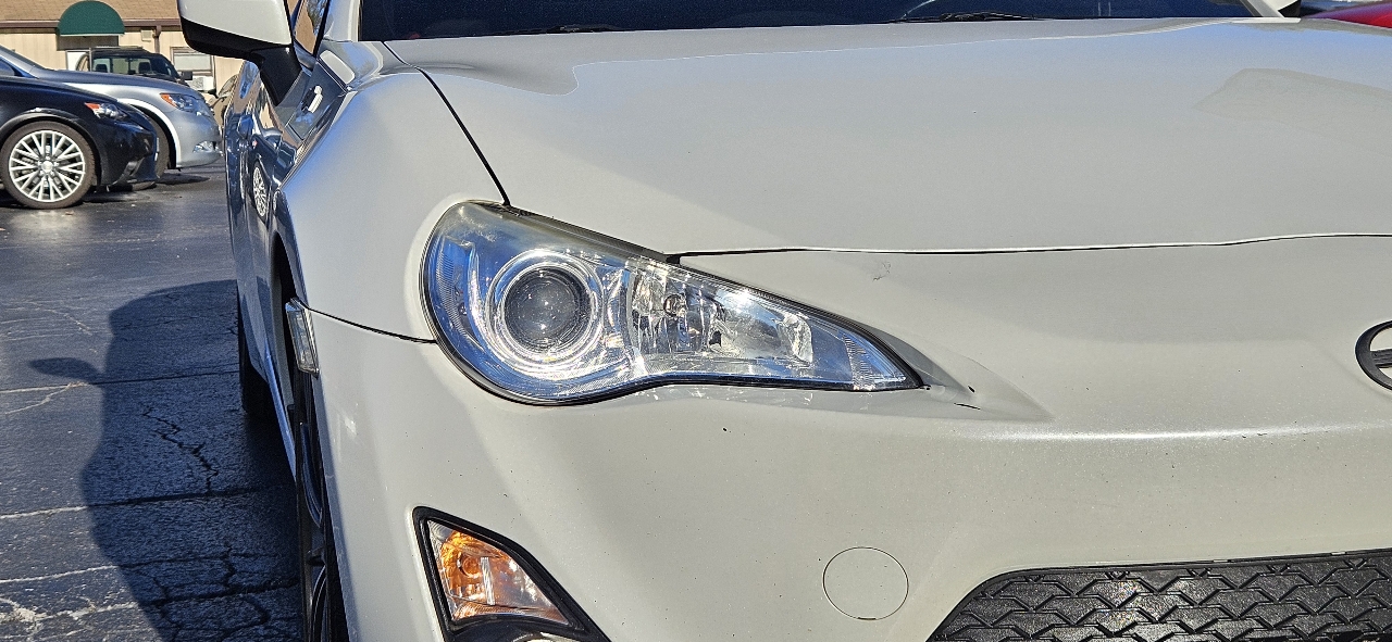 Scion FR-S 2dr Cpe Auto (Natl) 2016