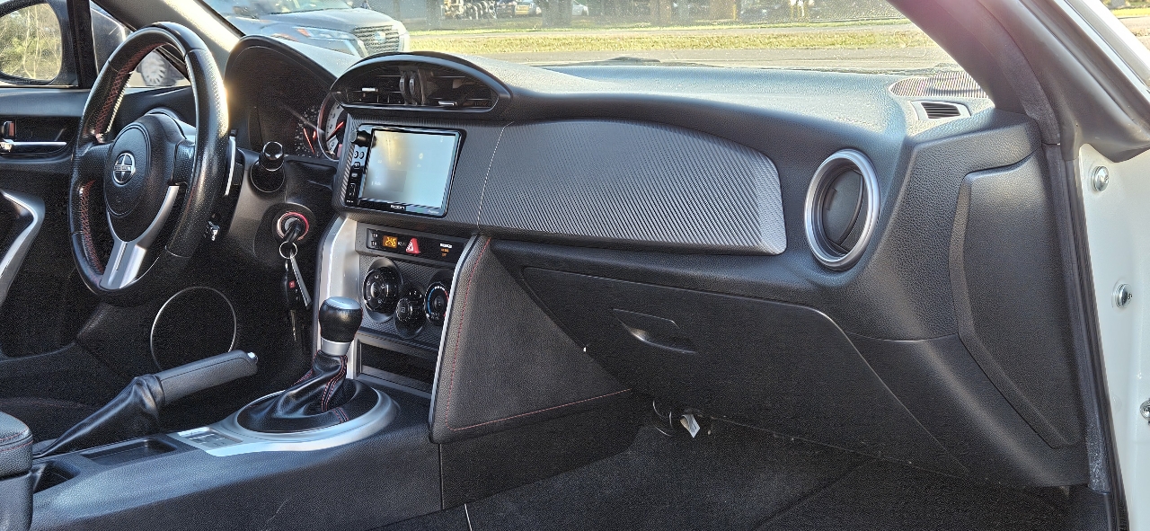 Scion FR-S 2dr Cpe Auto (Natl) 2016