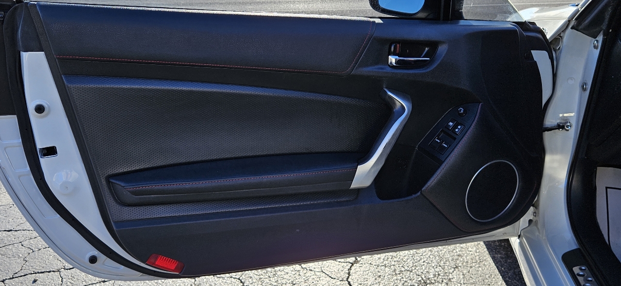 Scion FR-S 2dr Cpe Auto (Natl) 2016