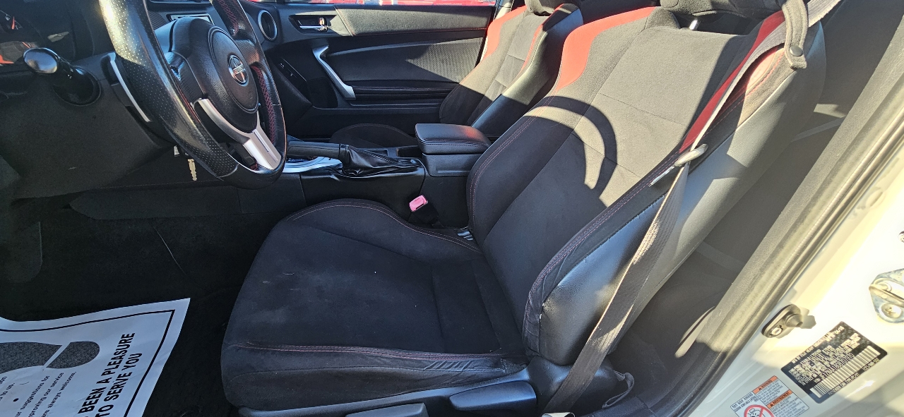 Scion FR-S 2dr Cpe Auto (Natl) 2016