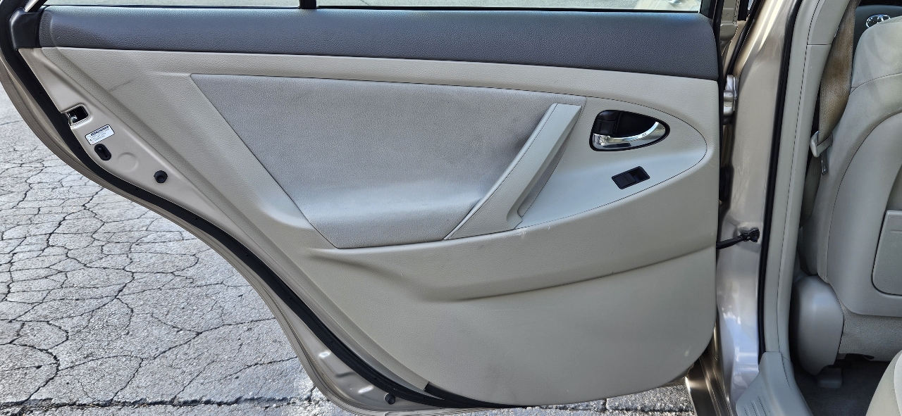 Toyota Camry 4dr Sdn V6 Auto LE (Natl) 2007