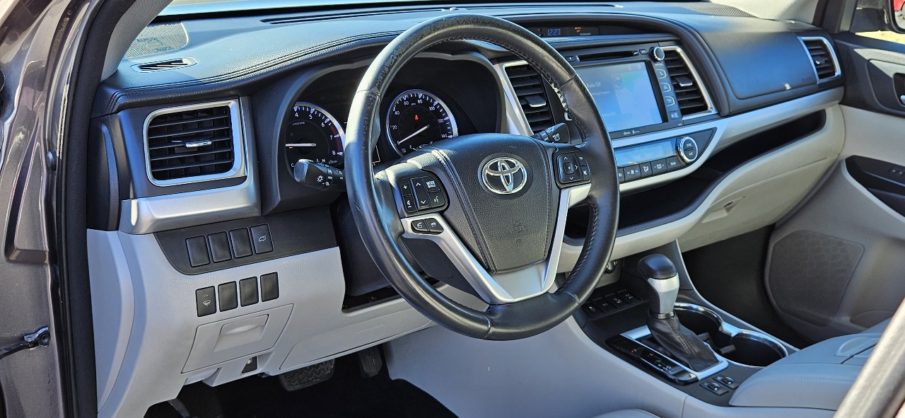 Toyota Highlander AWD 4dr V6 XLE (Natl) 2014